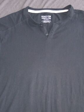 Reaction Kenneth Cole Black Short-Sleeve Henley Tee